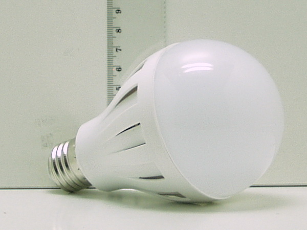 Лампа светодиодная 8W E27-5630