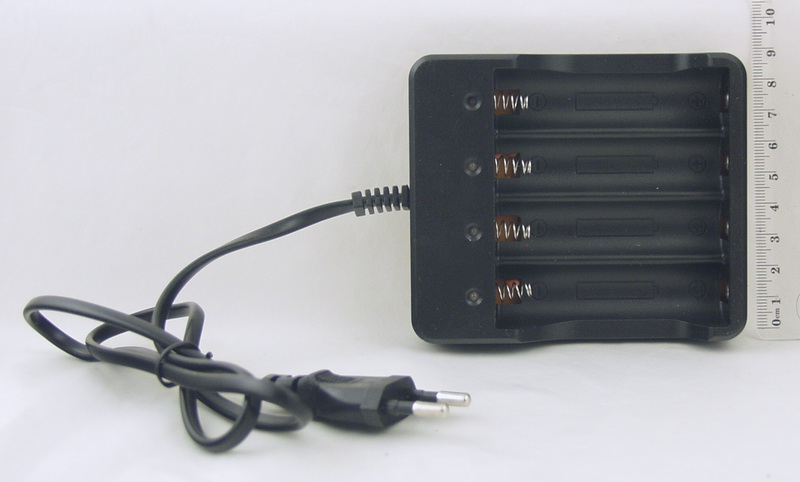 Зарядное устройство для 4 акк. 18650 HD-077B