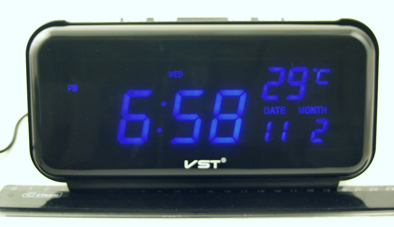 Настрой электронных часов vst 888y. VST 762w. Часы VST 762w. Электронные часы VST 806. Часы автомобильные VST-7060.