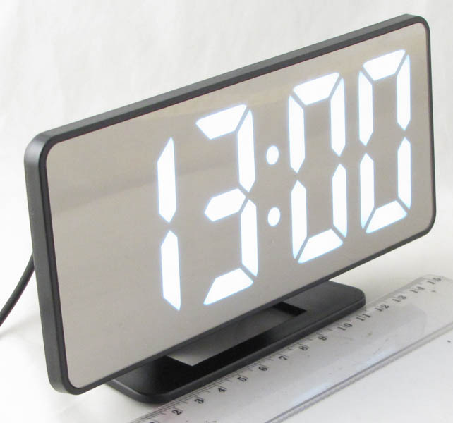 Часы-будильник электронные VST-888-6 (белые циф.)