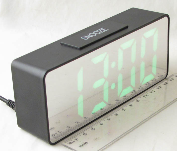 Часы-будильник электронные VST-886-4 (ярк. зел. циф.)