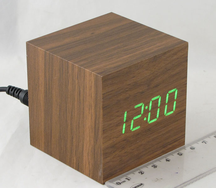 Часы-будильник электронные VST-869-4 (ярко-зелен. циф.) коричнев.