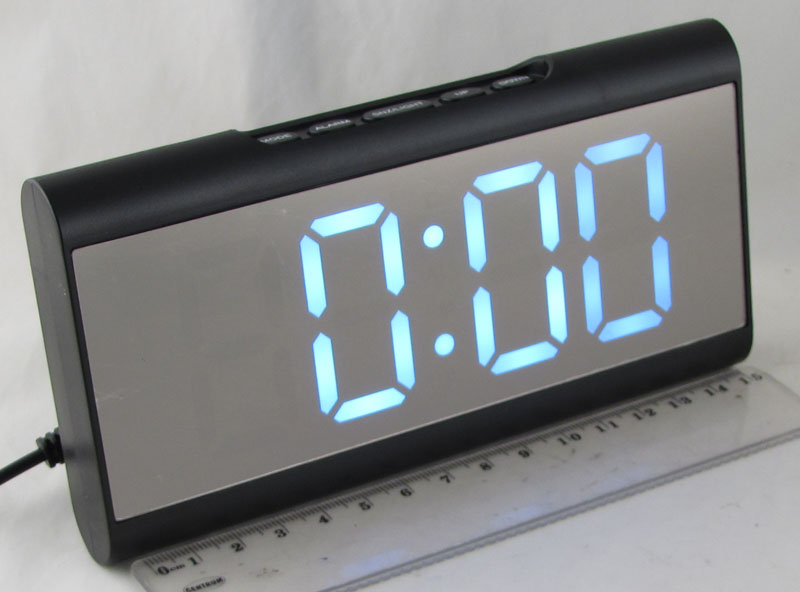 Часы-будильник электронные DS-6098-6 (белые цифры)
