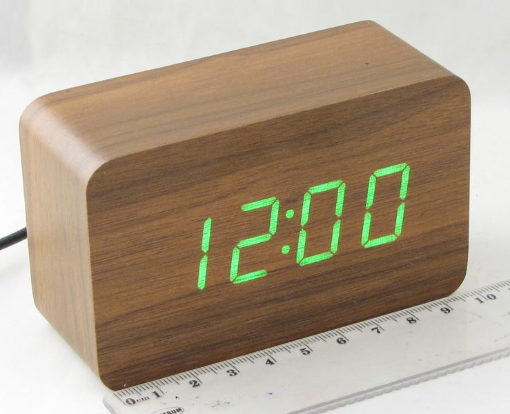 Часы-будильник электронные VST-863-4 (ярко-зелен. циф.) коричневые