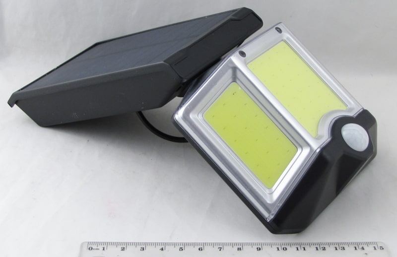 Светодиодный светильник YG-1675 с датчиком движения 3 лампы с солнечн. батар., пульт