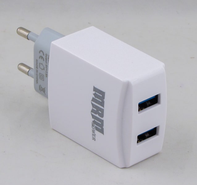 Сетевое зарядное устройство 5V 2,4A 2 USB P-32 белый