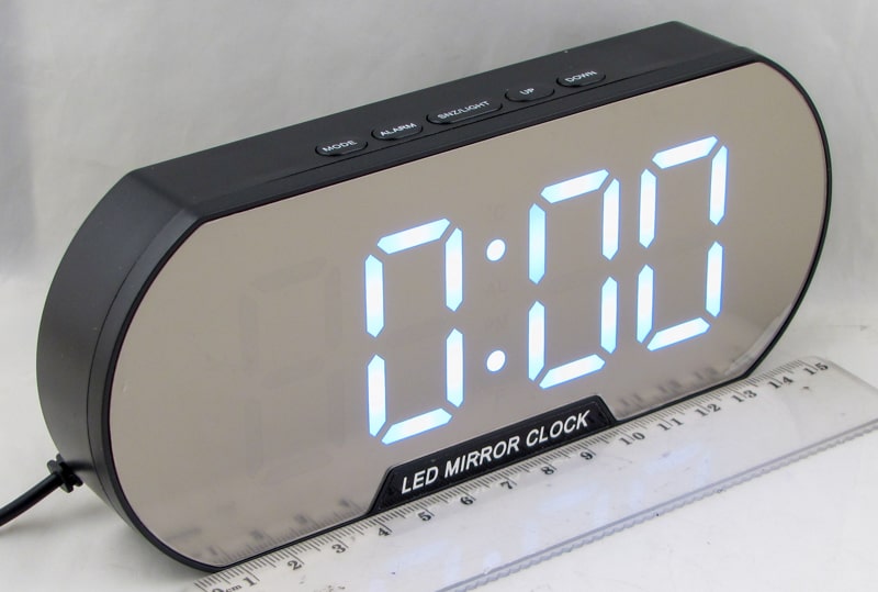 Часы-будильник электронные DS-6099 (белые цифры)