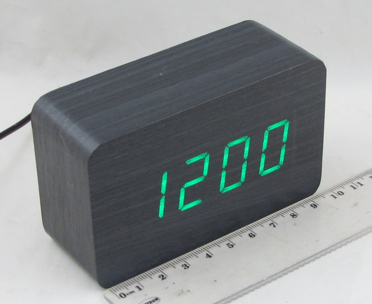 Часы-будильник электронные VST-863-4 (ярко-зелен. циф.) черные