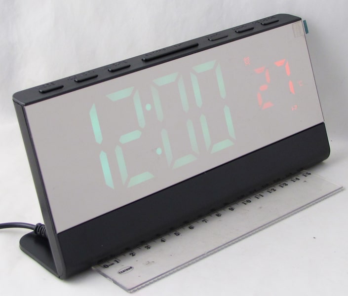 Часы-будильник электронные DS-3678 (зеленые цифры)