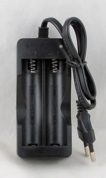 Зарядное устройство для 2 акк. 18650 GY-3009 в коробке