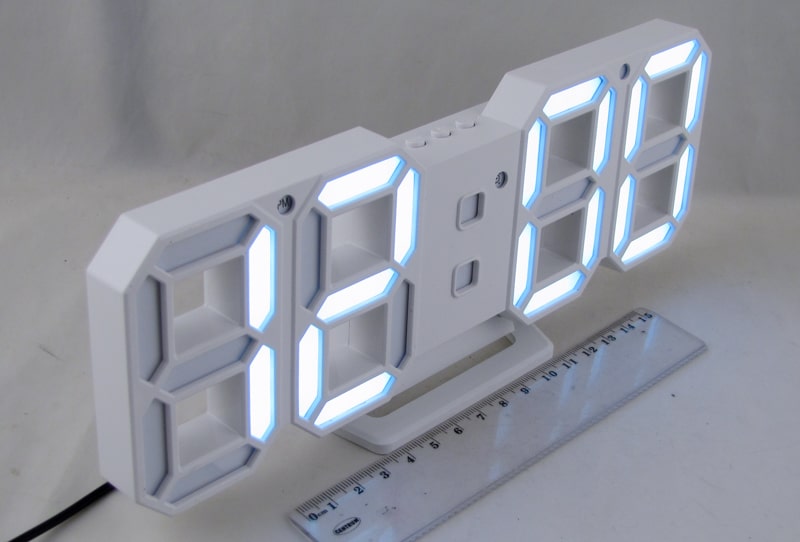 Часы-будильник электронные DS-3638B-6 (белые цифры)
