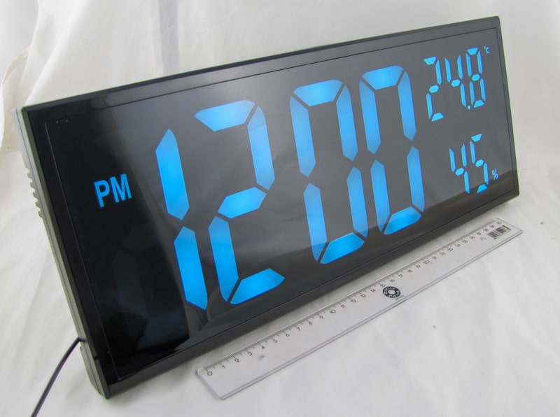 Часы-будильник электронные DS-3810 (белые цифры)