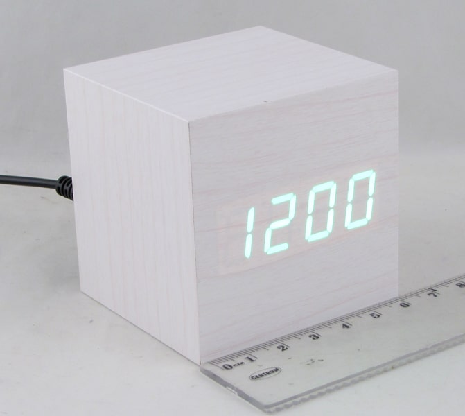 Часы-будильник электронные VST-869-4 (ярко-зелен. циф.) белые