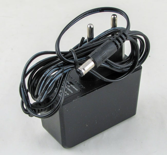 Блок питания (9V 1A) LP-175 штекер (5,5*2,1) внеш.(+) внутр.(-) кабель 1,3м