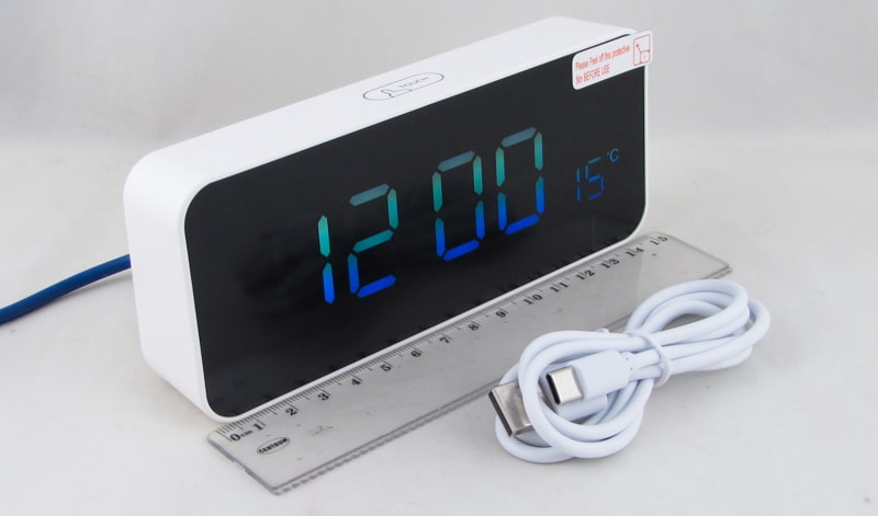 Часы-будильник электронные RE-2121 белый корпус (разноцв. цифры)