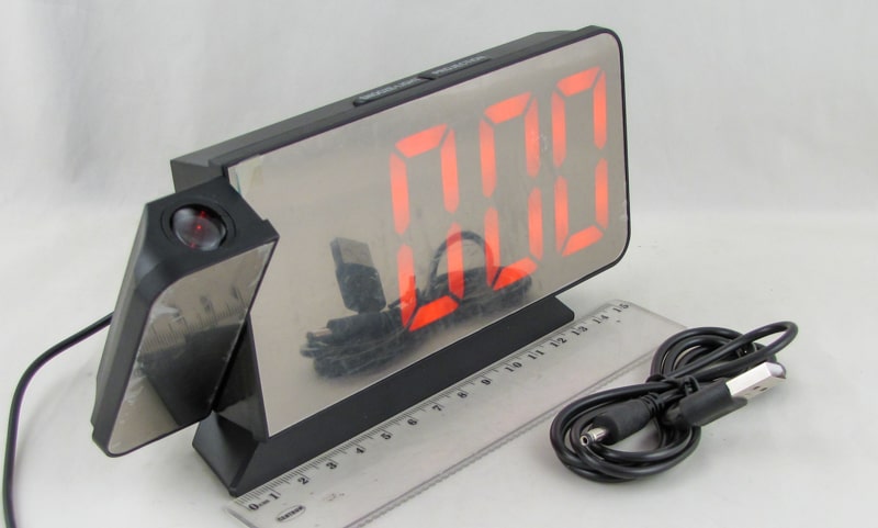 Часы-будильник электронные VST-900-1 проекционные (красные цифры)