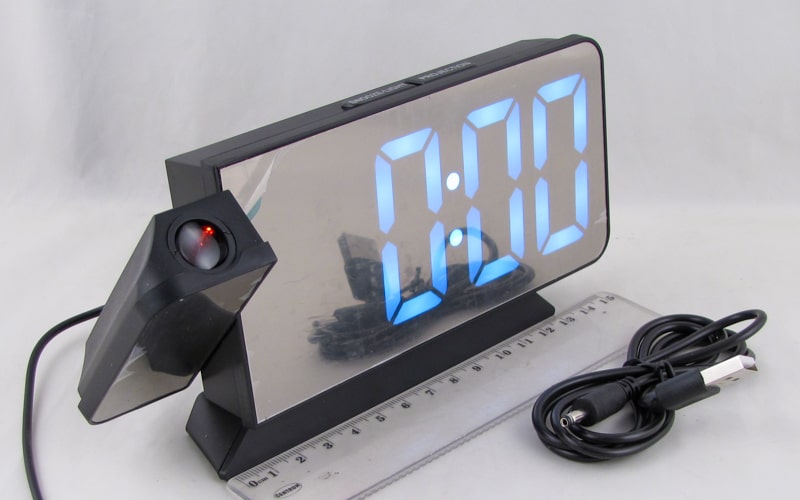 Часы-будильник электронные VST-900-6 проекционные (белые цифры)