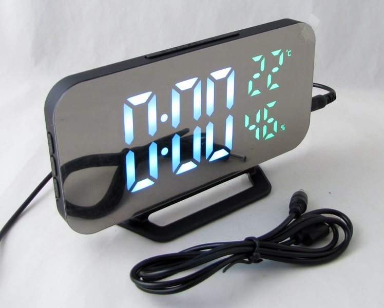 Часы-будильник электронные DS-3725LW (белые цифры)
