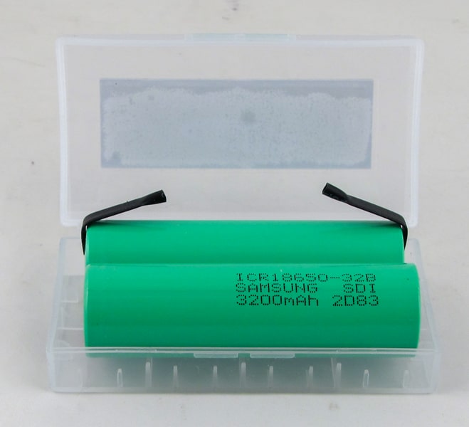 Аккумулятор 18650 3200mA SAMSUNG (по 2шт) зеленый с лепестковыми выводами