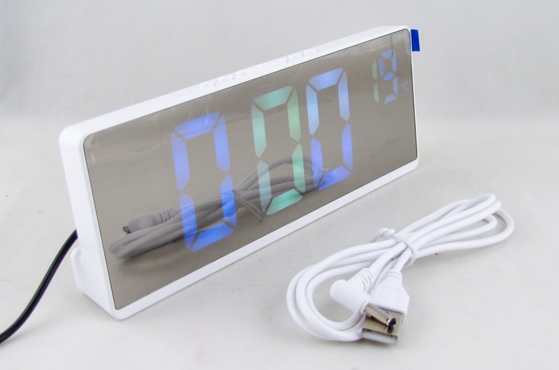 Часы-будильник электронные RE-6631 белый корпус (разноцветные цифры)