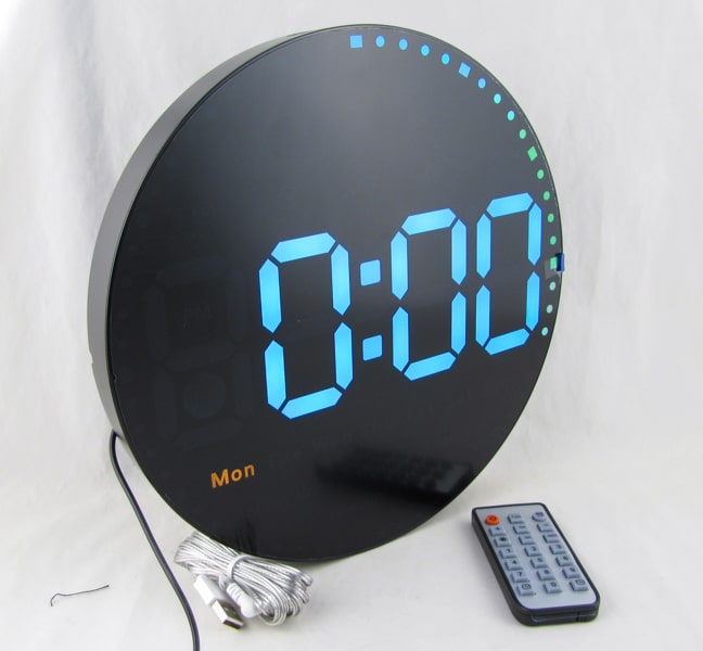 Часы-будильник электронные DS-6635 (белые цифры)